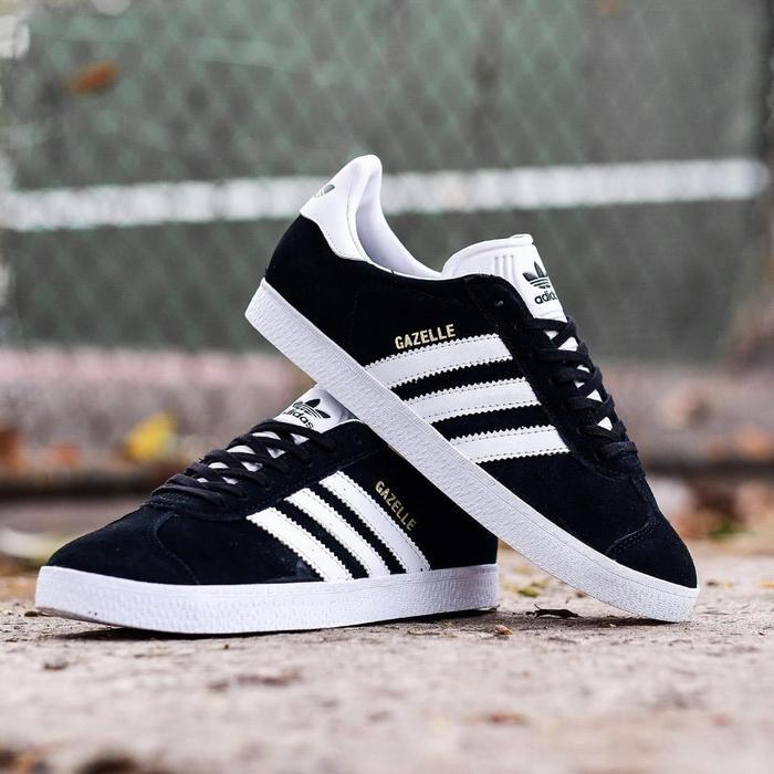 adidas gazelle black white gold