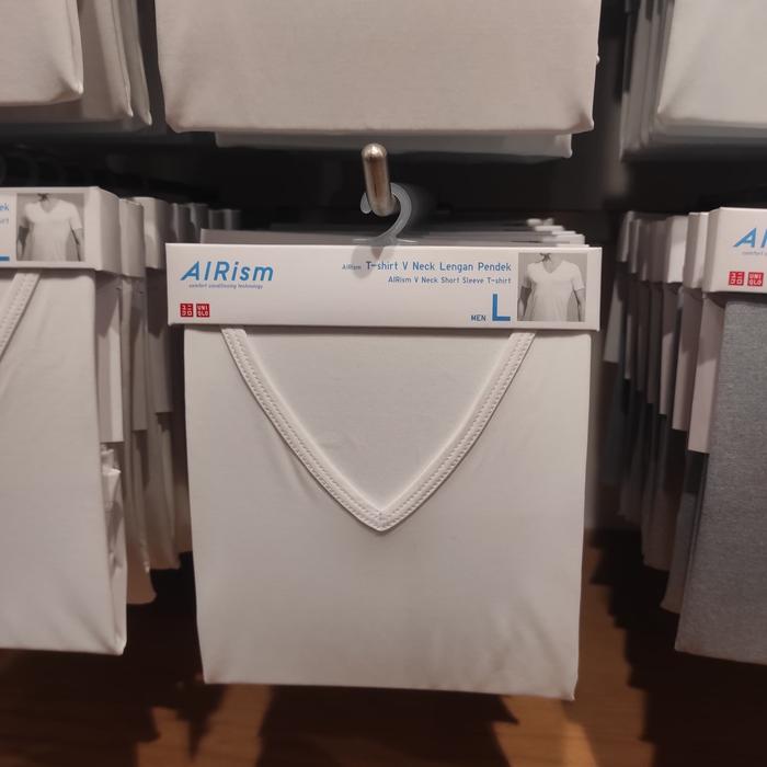 Gambar Uniqlo Men Airism Tshirt V Neck Lengan Pendek - Putih, S dari Bimanaga undefined Tokopedia