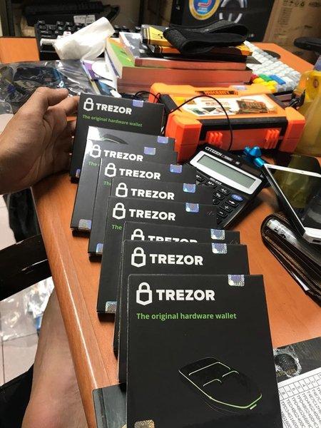 Jual Ledger Nano S Trezor Hardware Wallet Dompet Bitcoin Dan Altcoin T Kota Yogyakarta Beckleyshops Tokopedia