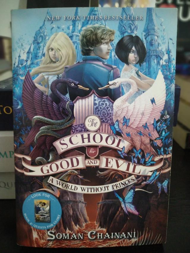 Gambar The School for Good and Evil - A World Without Princes dari BookLet undefined Tokopedia