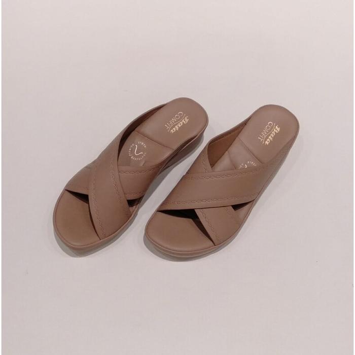 Jual Sandal Wanita Wedges Bata Comfit Cream/Hitam Artikel 6913456