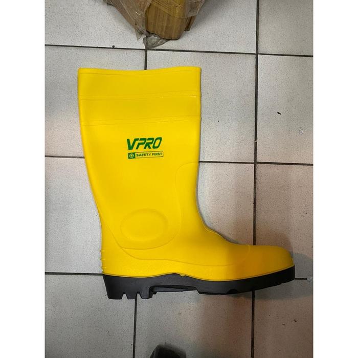 yellow steel toe shoes