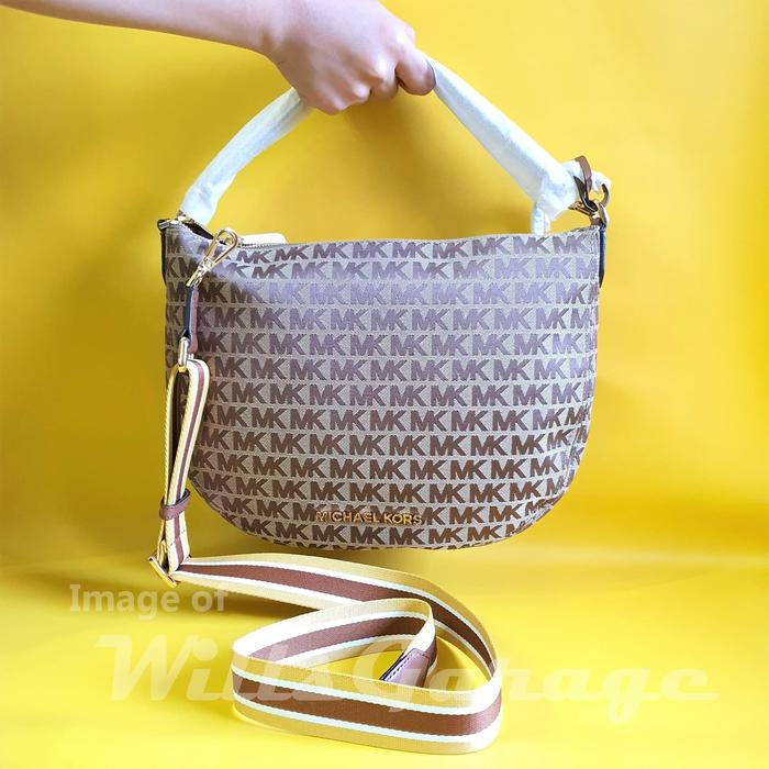 Michael kors discount bedford medium crescent