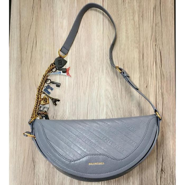 Tas Selempang Bump Bag Balenciaga With Parisian Chain