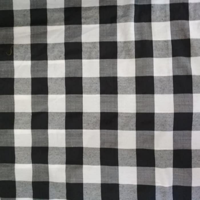 Gambar kain poleng bali kotak2 hitam putih kombinasi polyster dan katun - Hitam dari balibusana undefined Tokopedia