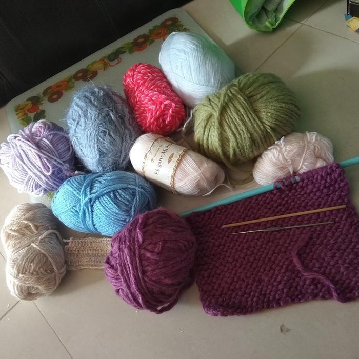 Gambar Benang Wol benang rajut banyak plus stick dan jarum dari BBC Shop Tokopedia undefined Tokopedia