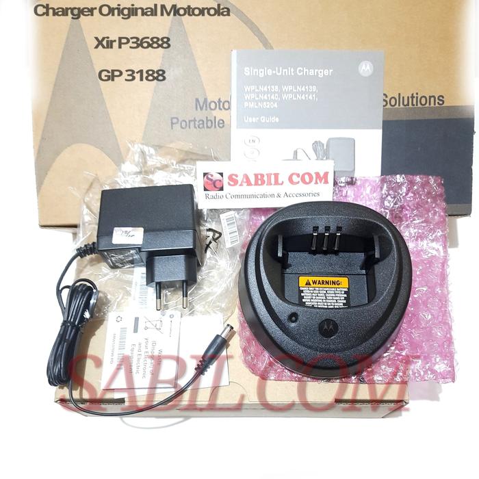 Gambar CHARGER ORIGINAL HT MOTOROLA XIR P3688 WPLN4139BR ORI TO GP 3188 P3688 dari SABIL COMMUNICATION undefined Tokopedia