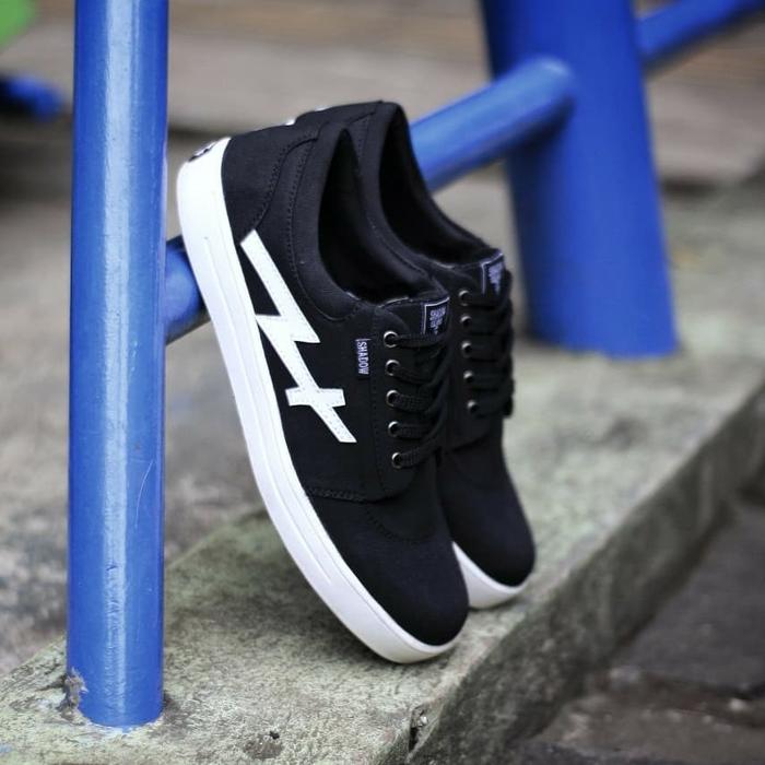 Gambar Sepatu Shadow Shonic Black White Original Sneakers Pria Lokal Brand - Hitam, 40 dari Istana Sepatu Vans undefined Tokopedia