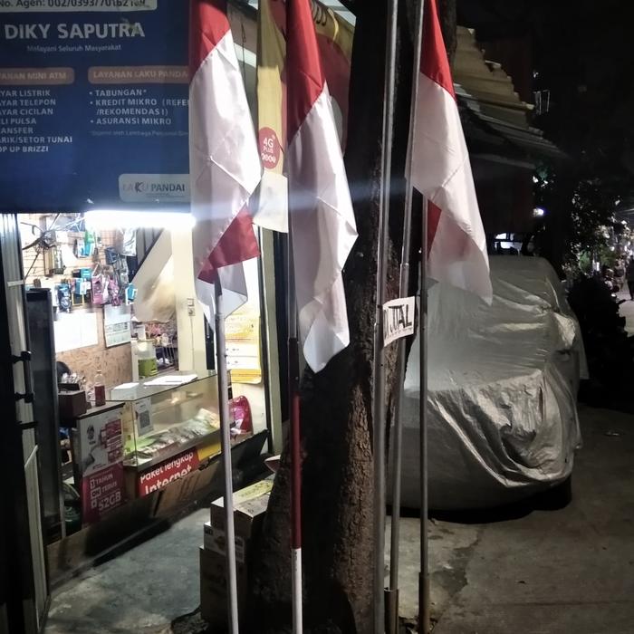 Gambar Tiang bendera (tiang antena tv) pipa galvanis 3 meter + Bendera 80x120 dari karyatiangshop22 undefined Tokopedia