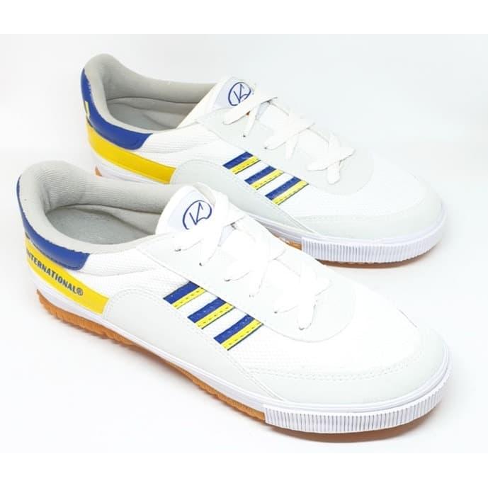 Gambar Kodachi 8116 Sepatu Capung Putih Biru Kuning [34-45] / Sepatu Olahraga dari Sepatu Kodachi Warrior undefined Tokopedia
