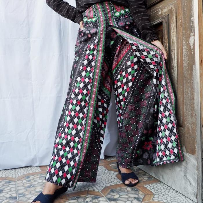 Gambar CELANA KULOT SOGAN BATIK KATUN DUA LAYER - Merah dari Batik Dins undefined Tokopedia