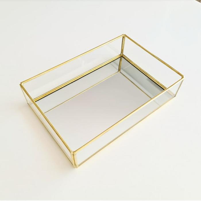 Gambar Nordic Gold Rectangle Glass Storage Tray Baki Emas Kaca Jewelry - Small dari Living in Style.id undefined Tokopedia