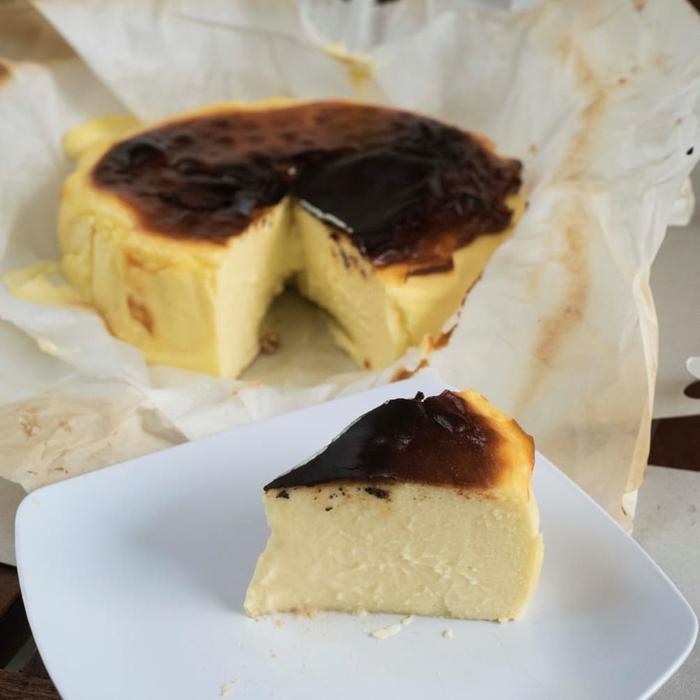 Jual Basque Burnt Cheese Cake - Kota Surabaya - Goodeerholic | Tokopedia