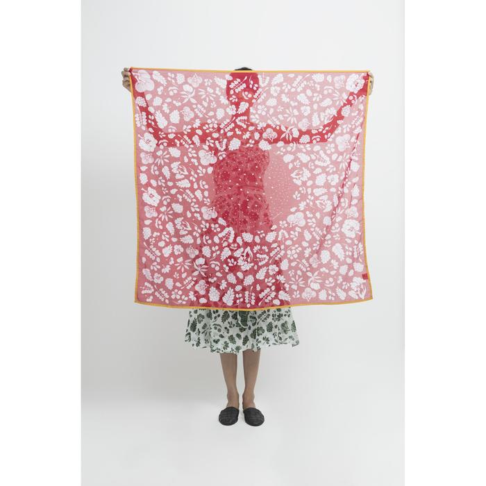 Gambar Scarf Flora Bulat - Merah dari Sejauh Mata Memandang undefined Tokopedia