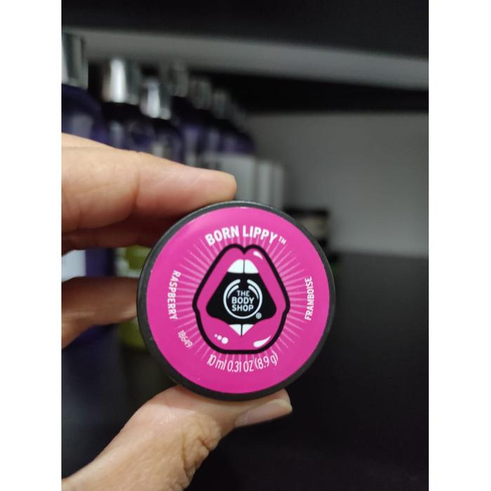 Gambar The Body Shop Born Lippy - Raspberry dari Tikashopline undefined Tokopedia
