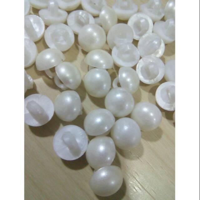 Gambar Kancing Baju Jamur Putih Susu - Kancing Mutiara 11mm - Putih dari Blessing shop889 undefined Tokopedia