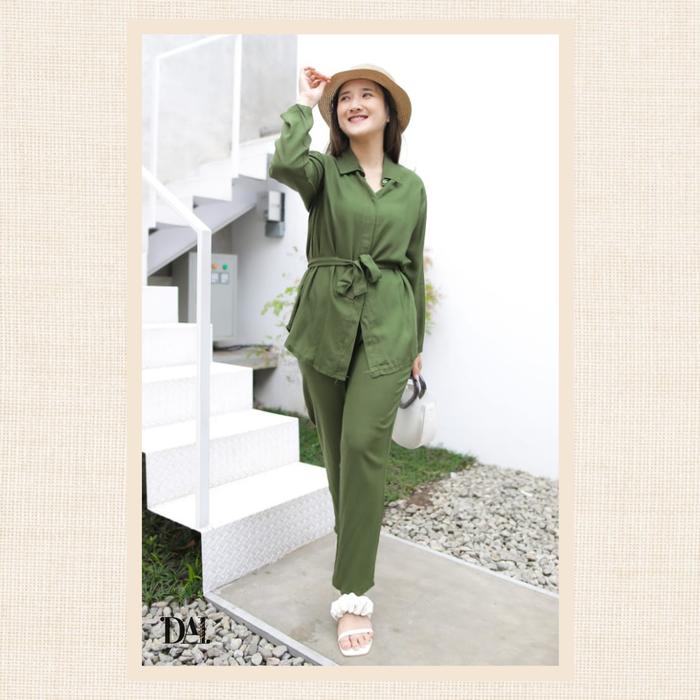 Gambar Salsa Set Blouse & Pants - Army dari DrBear.co undefined Tokopedia