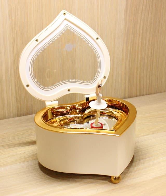 Gambar Kotak Musik Music Box Love Balet Balerina Kaca Kado Hadiah Sedang - Merah Muda dari poipoishop_NEW undefined Tokopedia