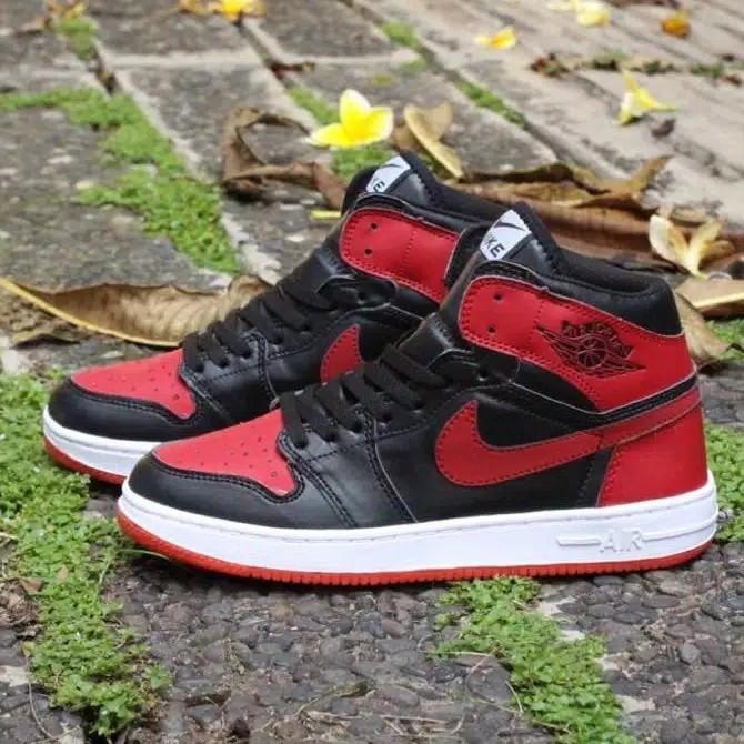 Sepatu AIR JORDAN RETRO Sneakers Basket Premium Made In Vietnam (Bi  Hitam, 43 di Toko Sandang Official Tokopedia