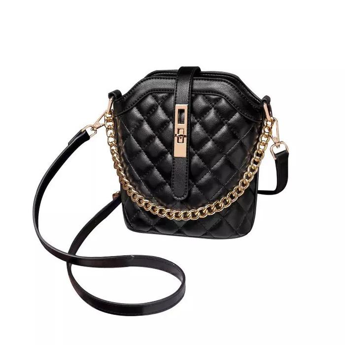 Gambar Tas Wanita Terbaru 2021 Tas Selempang Wanita TERBARU/ TAS WANITA - Black dari MGS_store.BDG undefined Tokopedia