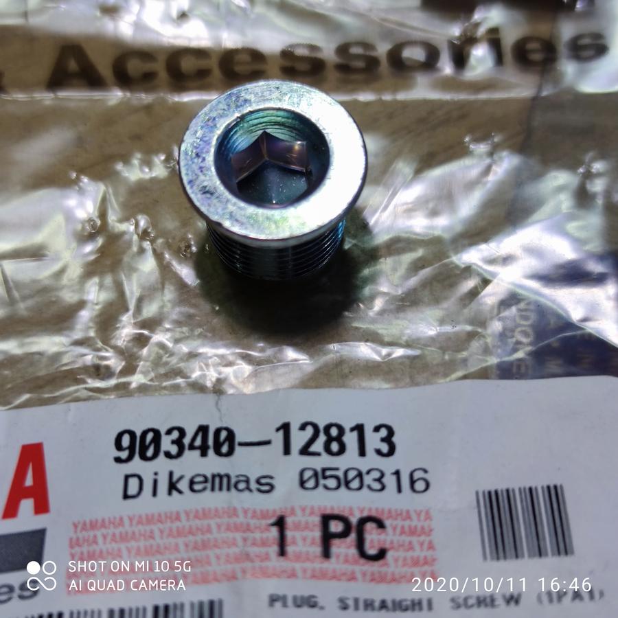 Genuine Yamaha NMAX 150 2017-2023 Cylinder Head Plug Straight
