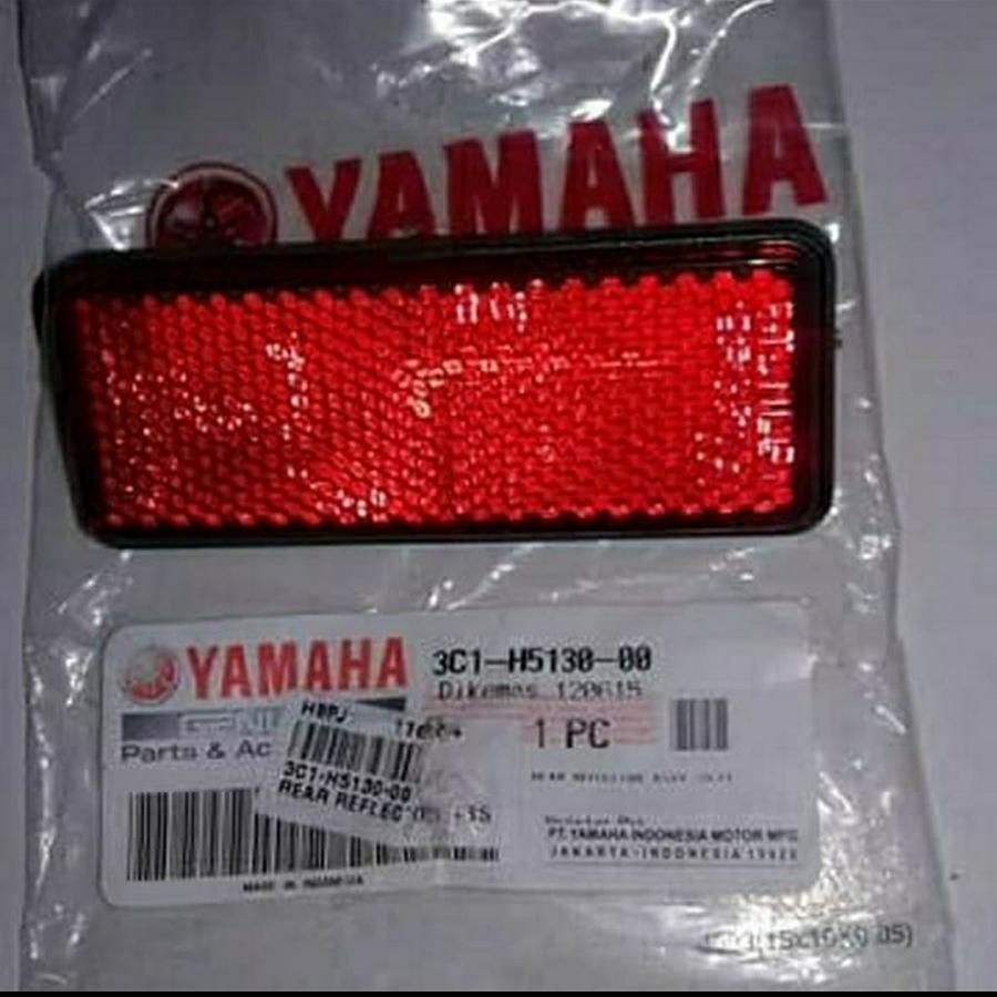 Genuine Yamaha XMAX 300 2017-2024 Rear Fender Reflector Assy 3C1