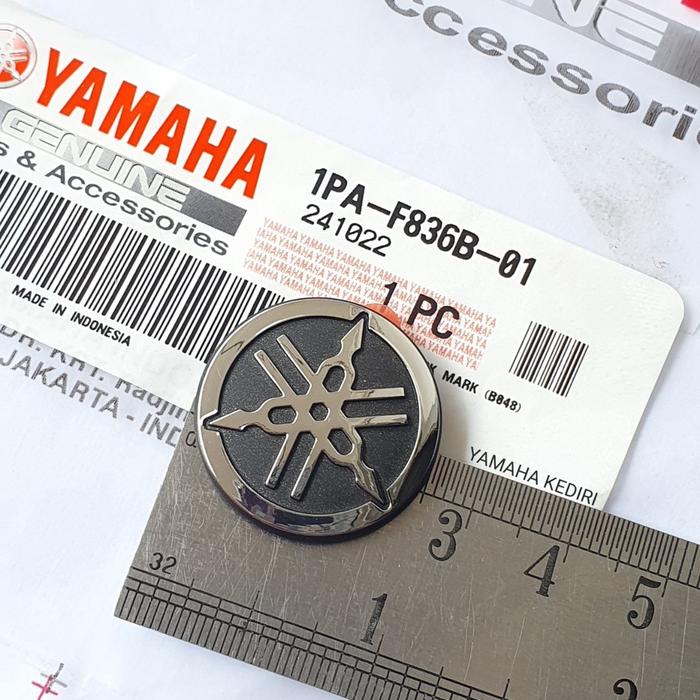 Genuine Parts Yamaha XMAX 300 2018-2024 Front Emblem Logo 1PA