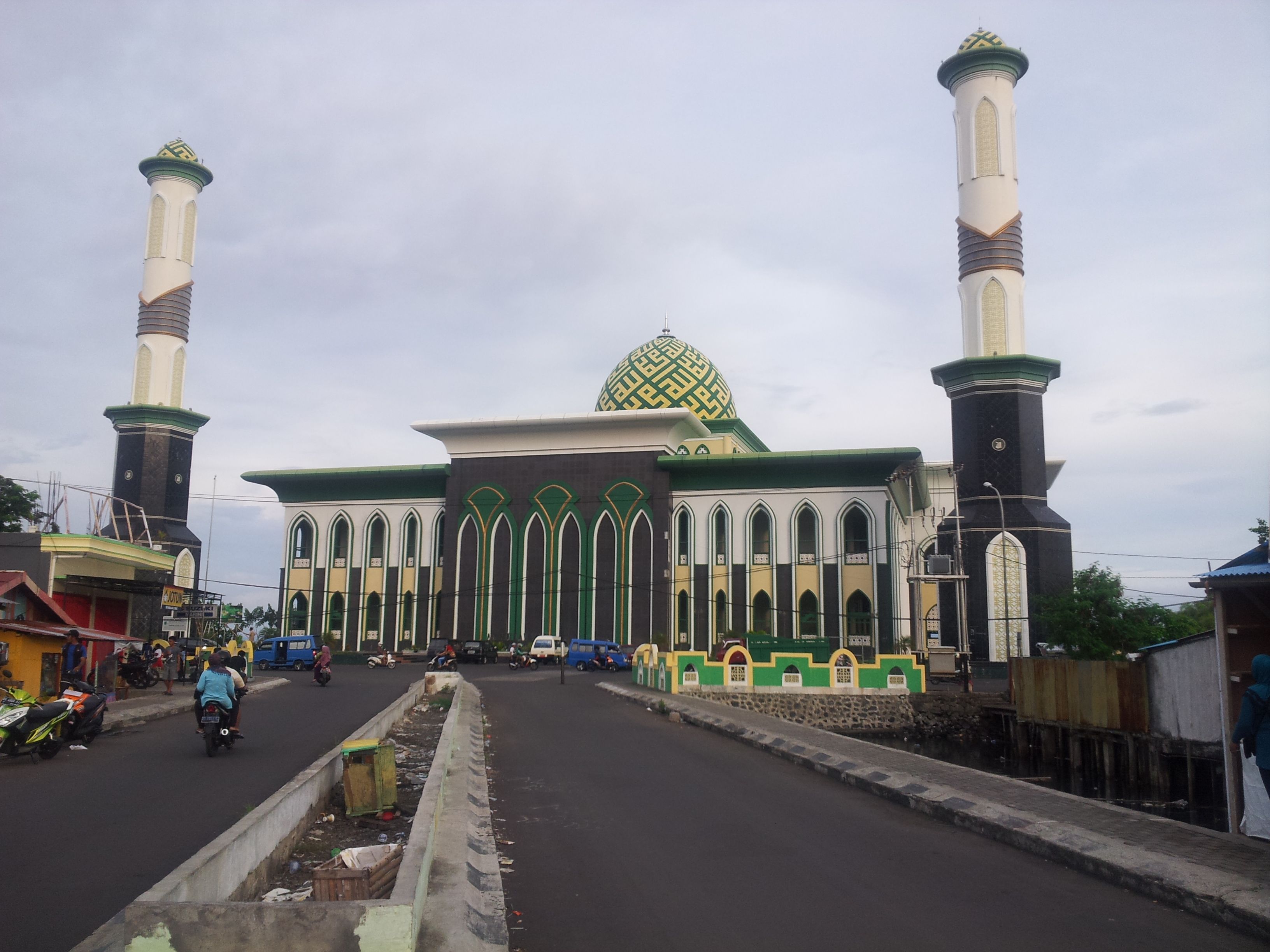 Masjid AL-MUNAWWAR