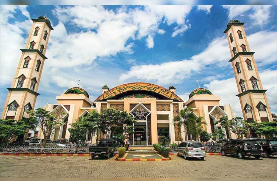 Masjid AGUNG AL-MUSININ