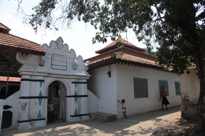 Masjid AGUNG KENARI