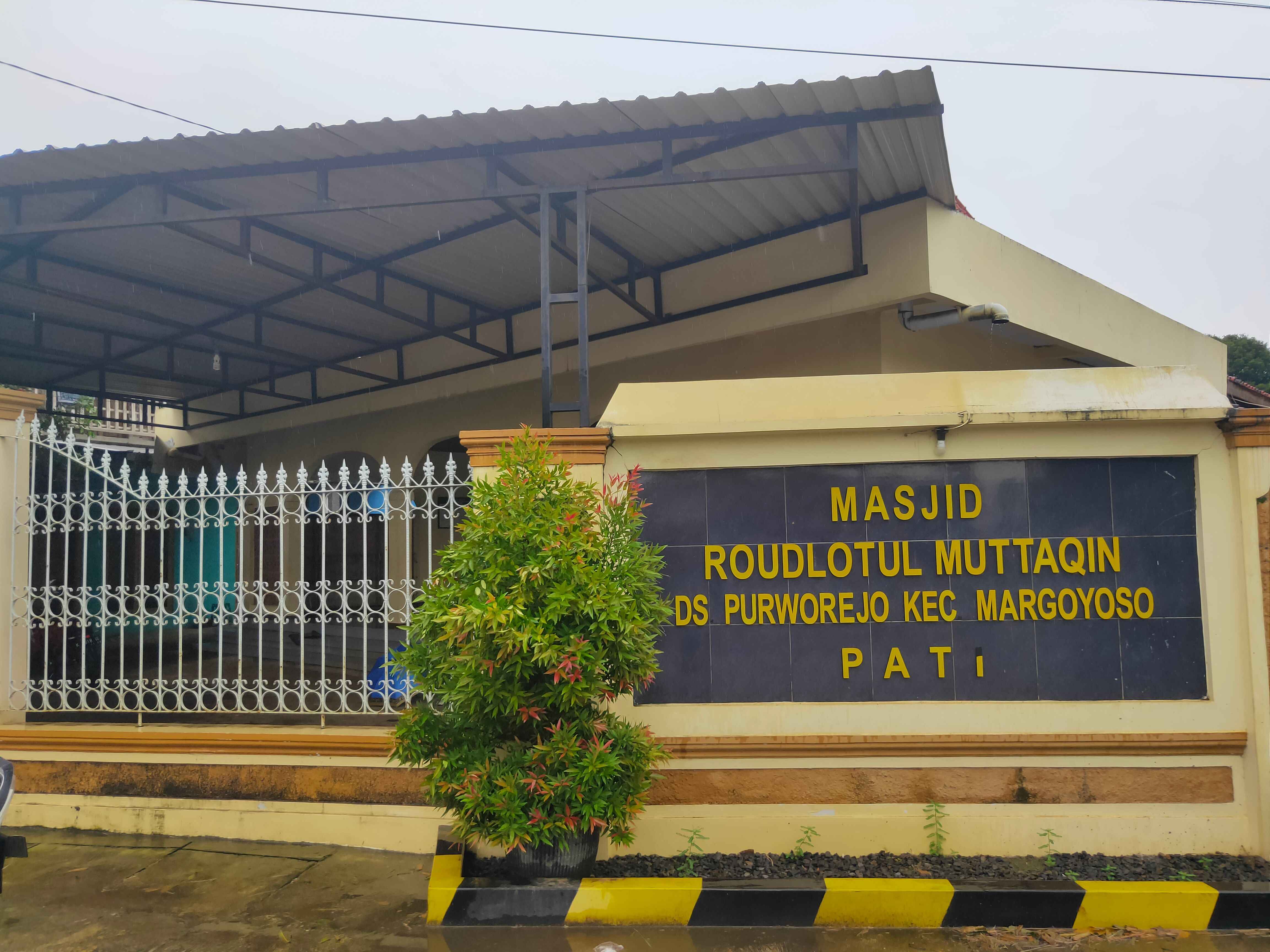Masjid ROUDLOTUL MUTTAQIN