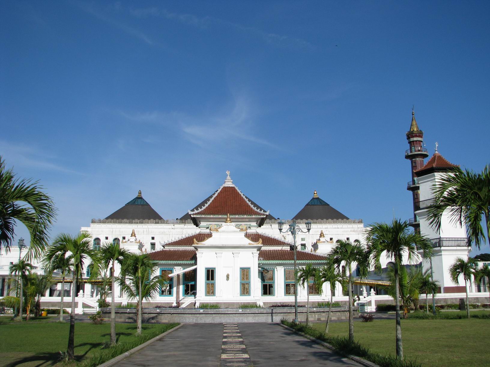Masjid AGUNG SULTAN MAHMUD BADARUDDIN JAYO WIKRAMO